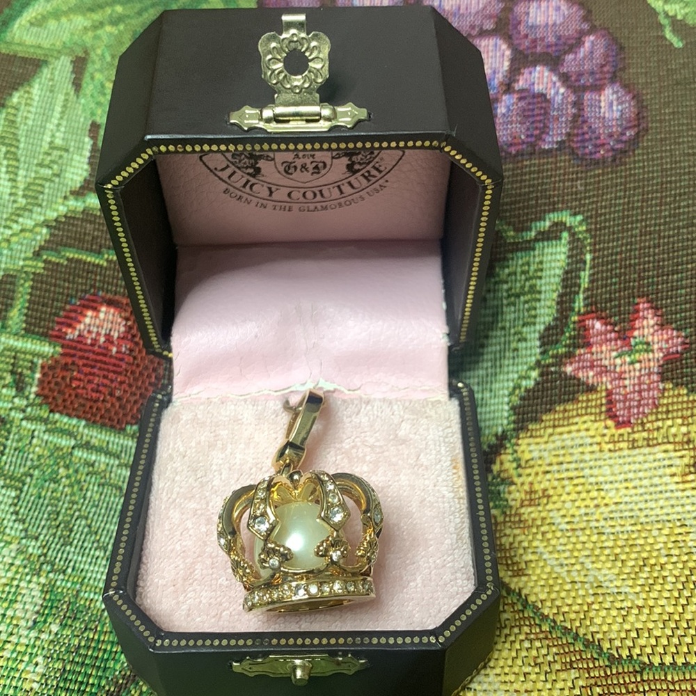 Juicy Couture Gold Like Crown with Pearl Charm YJRU0965 NWT